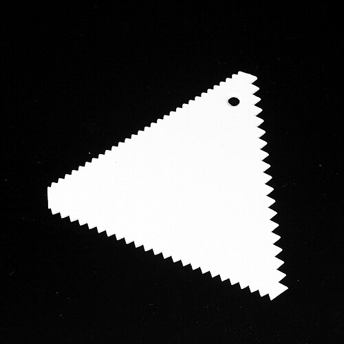 Скребок с зубчиками треугольный, 11х11х11 см