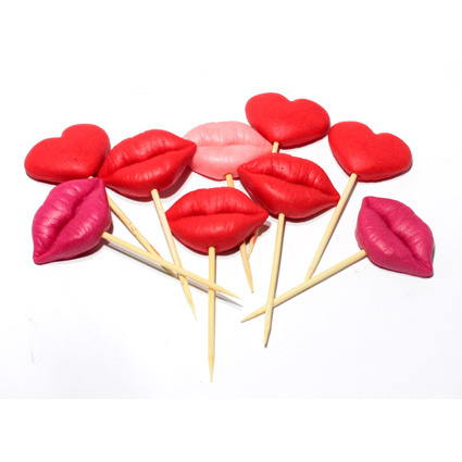 Набор сахарных украшений "Сердечки с поцелуями" (9 топперов)